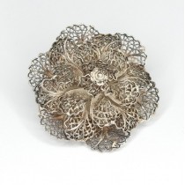 superba brosa " Rose ". argint filigranat. veche manufactura de artizan italian